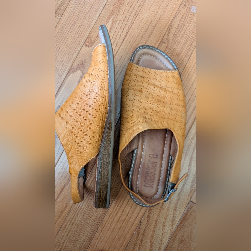 Orange Rilassare Leather Shoes Size 38 Or 7.5